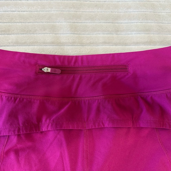 Lululemon Speed Up 2.5” Short Size 6 - Picture 4 of 5